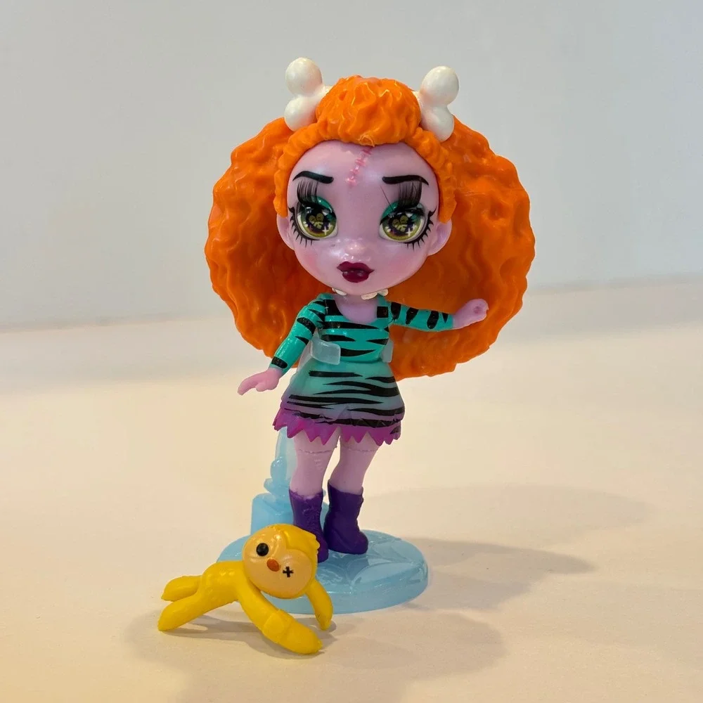 Zombaes Forever Wild Vibes She's Wild Figurine Doll‎ Accessories